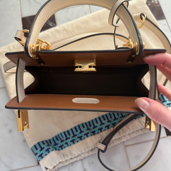 Lee Radziwill Petite leather handbag - Picture 2 of 4